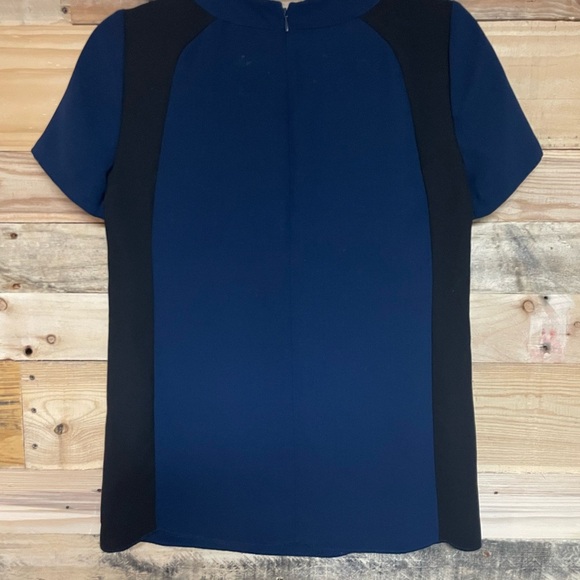 J. Crew size 00 Elegant Blue and Black Lightweight Blouse with Hook and Zipper - Picture 6 of 7